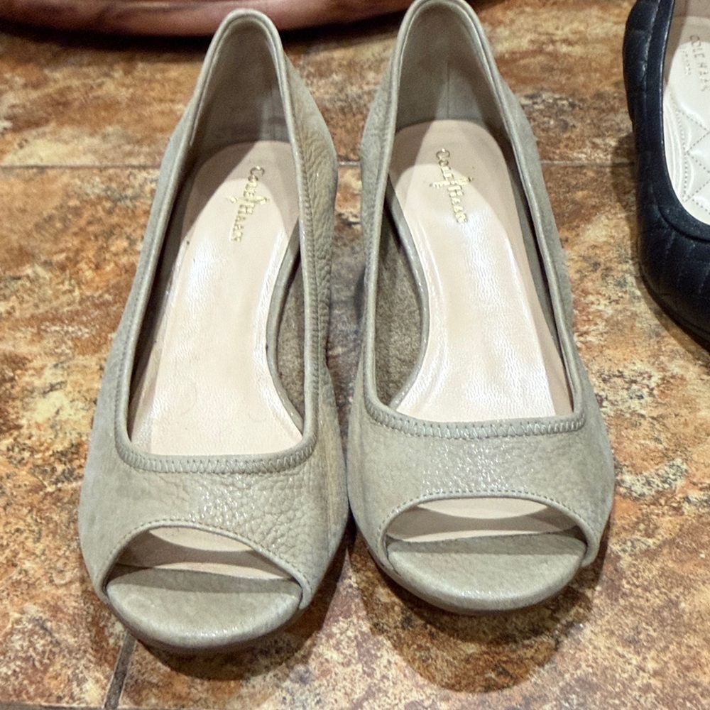 Cole Haan Women's Black and Tan Peep Toe Shoes lo - Picture 7 of 13